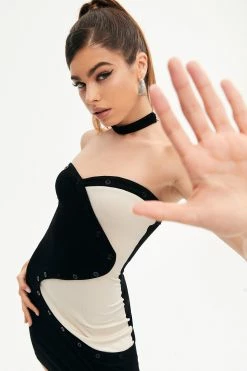 Solado Colorblock Button Decor Backless Tube Mini Dress -Solado Sales Shop jpeg 1e730b13 03a4 4643 bd4f 17f14635561e 1800x1800