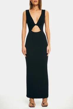 SOLADO Plunge Neck Cut Out Sleeveless Maxi Dress -Solado Sales Shop jpeg 2fd824d0 96e0 44a4 8a5c 99679ce482ef 1800x1800