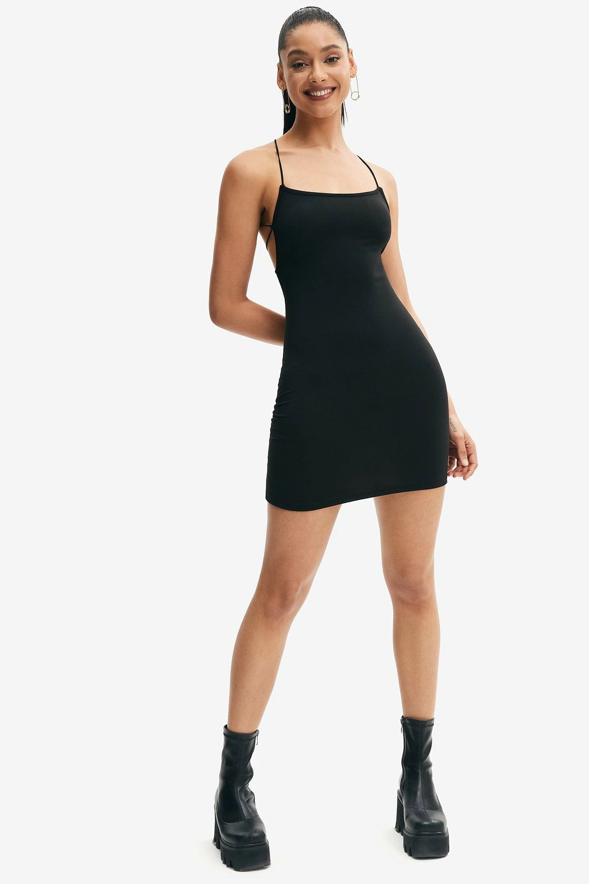 Solado Plunging Neck Cross Open Back Solid Bodycon Mini Dress 5 Solado Plunging Neck Cross Open Back Solid Bodycon Mini Dress - Image 5