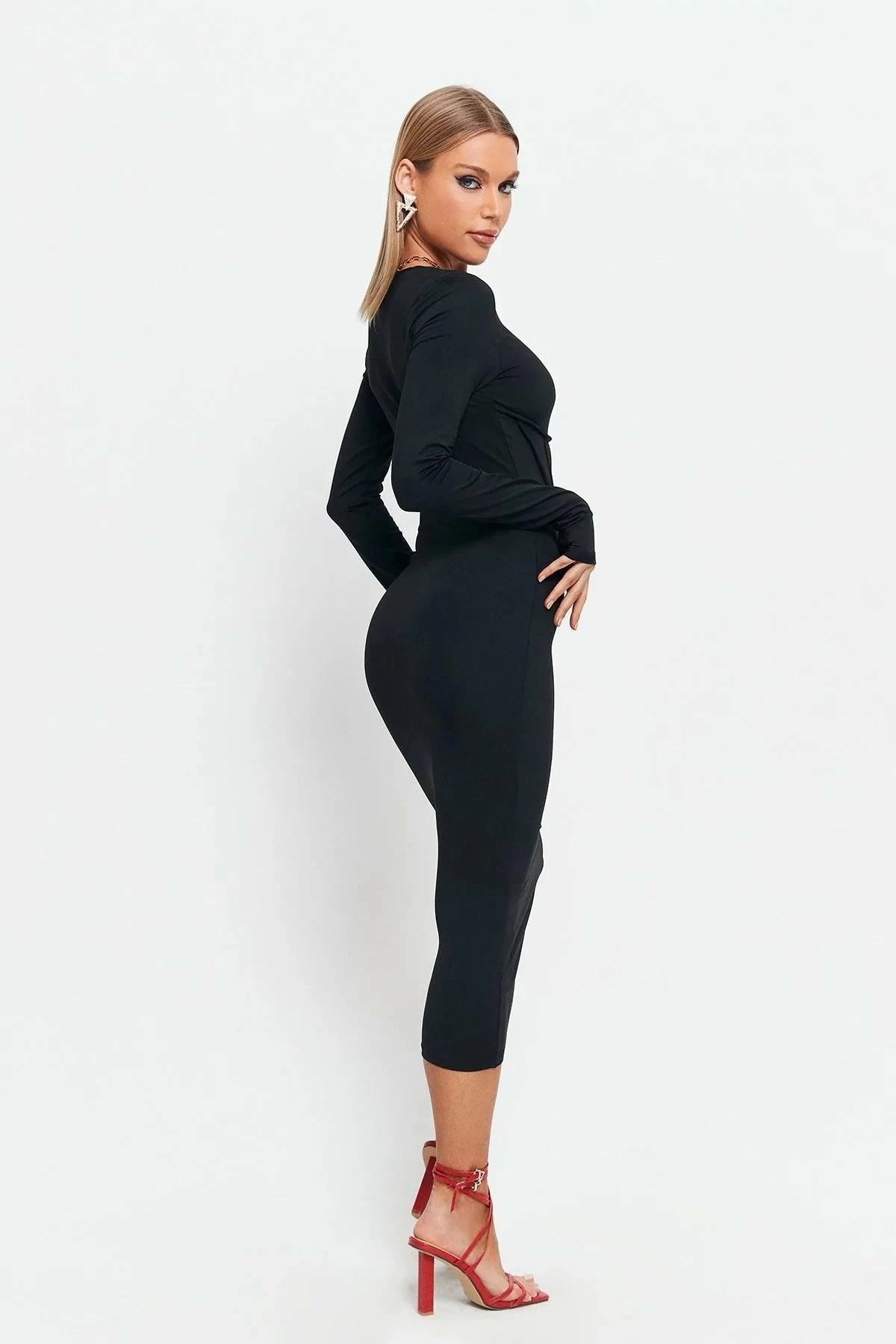 Solado Seam Detail Solid Long Sleeve Bodycon Midi Dress 5 Solado Seam Detail Solid Long Sleeve Bodycon Midi Dress - Image 5