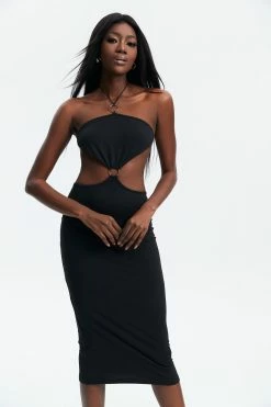 Solado Halter Neck Backless O-ring Front Midi Dress -Solado Sales Shop jpeg dd15076b 3eb6 4fb5 9d37 e72944142853 1800x1800